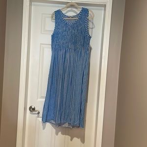 This dress is super cute!Its light and comfortable!